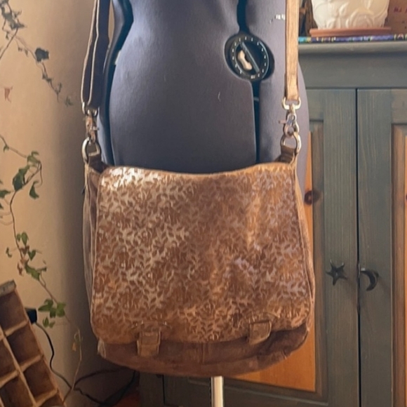 FINAL PRICE! FREE PEOPLE Floral Bag - Picture 3 of 11